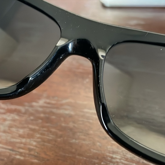 Smith black sunglasses unisex with case and cloth. No size or style listed. - Picture 9 of 16